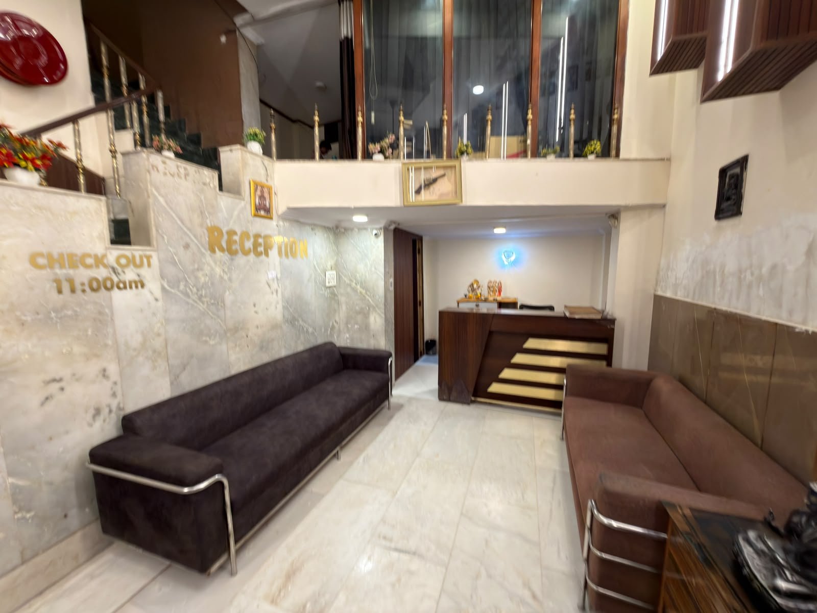 Lobby seating at Hotel Vin Inn